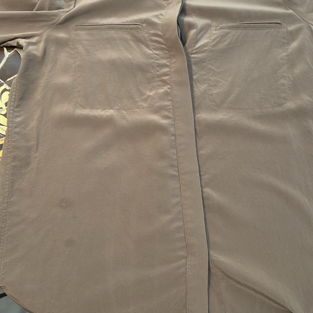 VINCE SILK BLOUSE SZ: 10 - Picture 6 of 7